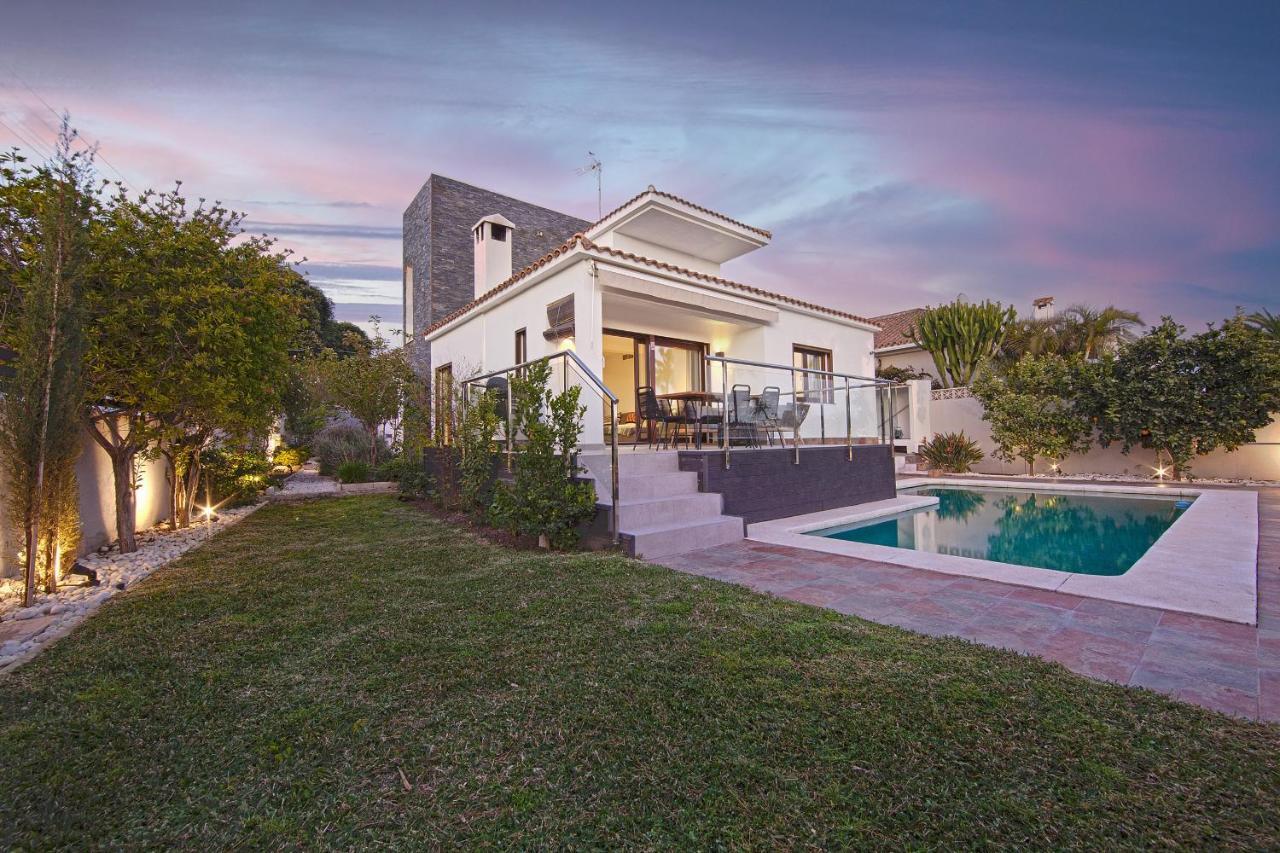 Modern Villa Close To Costabella Beach Марбеля Екстериор снимка