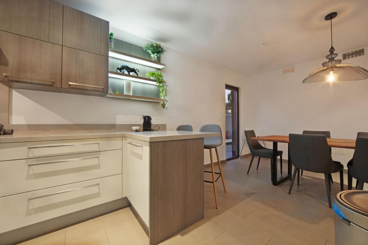 Modern Villa Close To Costabella Beach Марбеля Екстериор снимка